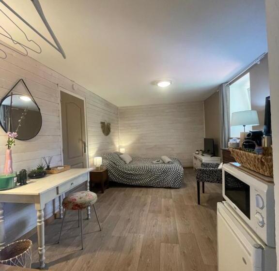 Номер Стандарт, Chambre D Hôtes Du Vieux Collonges