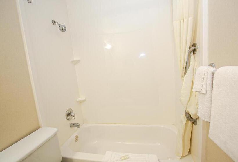 Номер Стандарт 2 Двуспальные Кровати, Quality Inn Dayton Airport