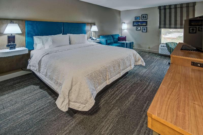 Номер Стандарт, Holiday Inn Express Grand Rapids Southwest, An Ihg