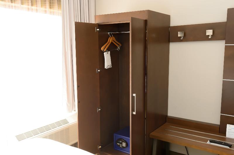 Номер Стандарт, Holiday Inn Express Hillsborough Durham Area, An Ihg