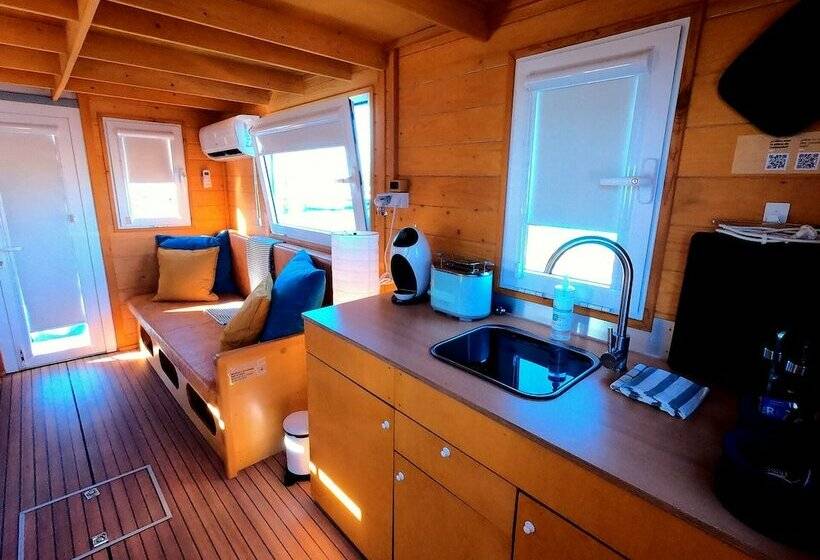 خانه 1 خوابه, Boat Haus Mediterranean Experience Alcaidesa  La Linea
