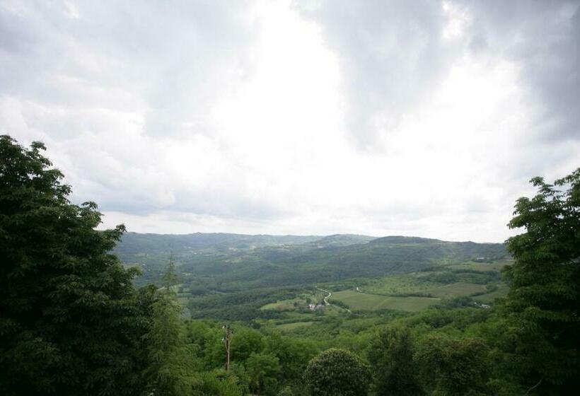 标准间, Houses Of Motovun