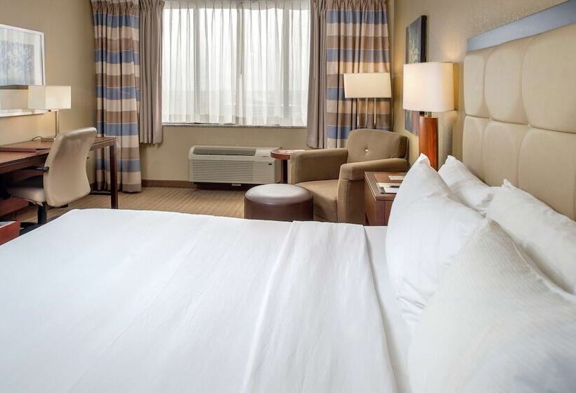 Номер Deluxe, Doubletree By Hilton St. Louis   Westport