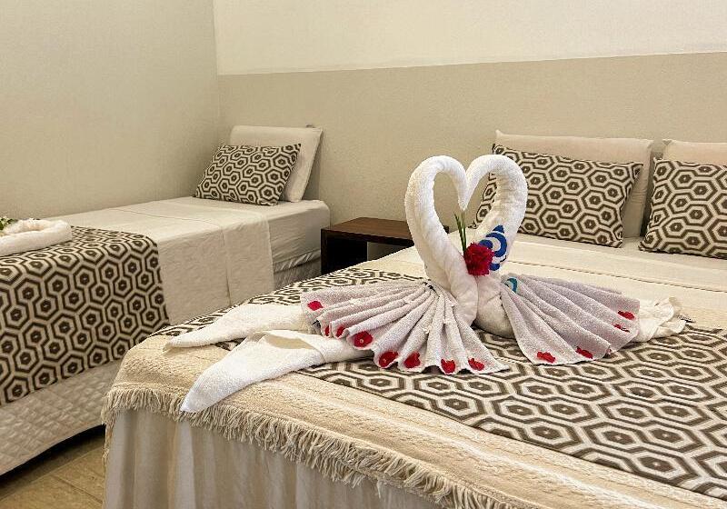 מיטת קינג בסוויטה, Holiday Inn Express Irwin Pa Tpk Exit 67, An Ihg