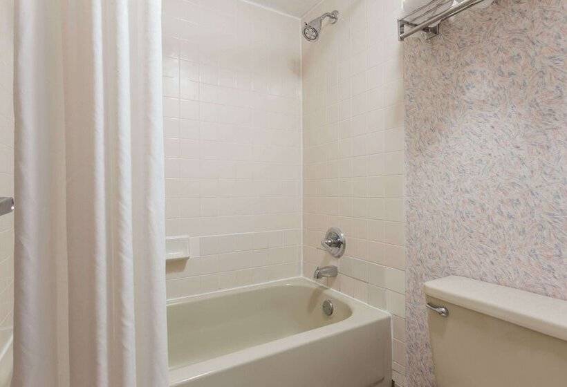 스위트 킹사이즈 침대, Ramada By Wyndham Portland