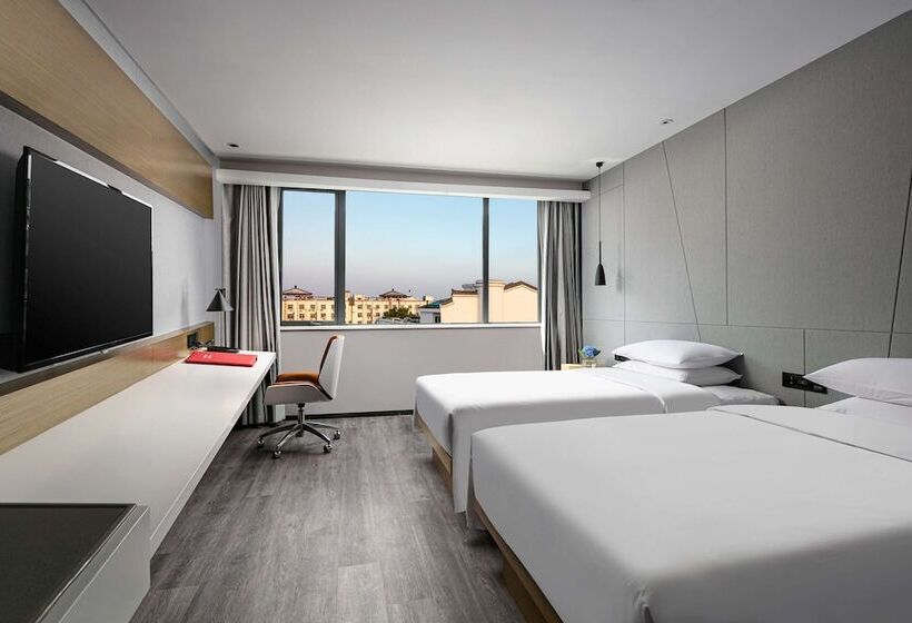 Номер Deluxe, Ramada By Wyndham Yangzhou Slender West Lake