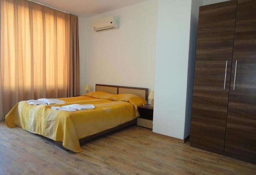 شقة غرفة واحدة, Yassen Holiday Village