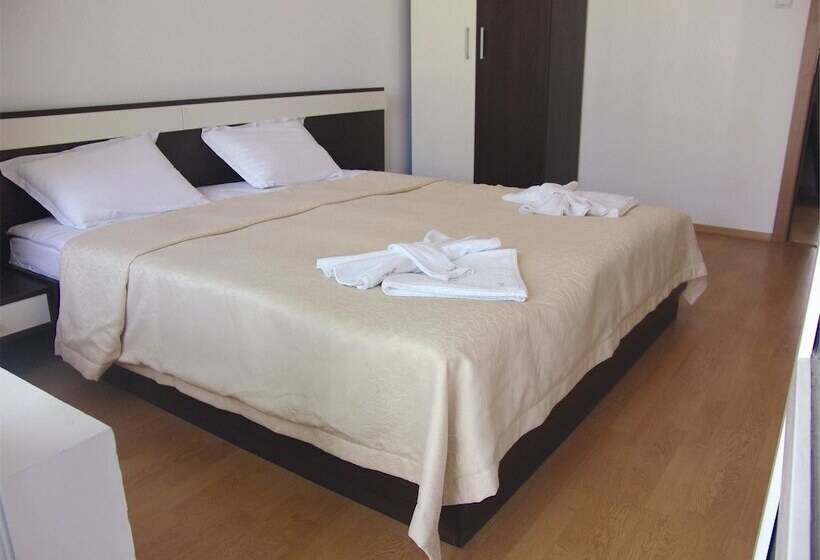 شقة غرفة واحدة, Yassen Holiday Village