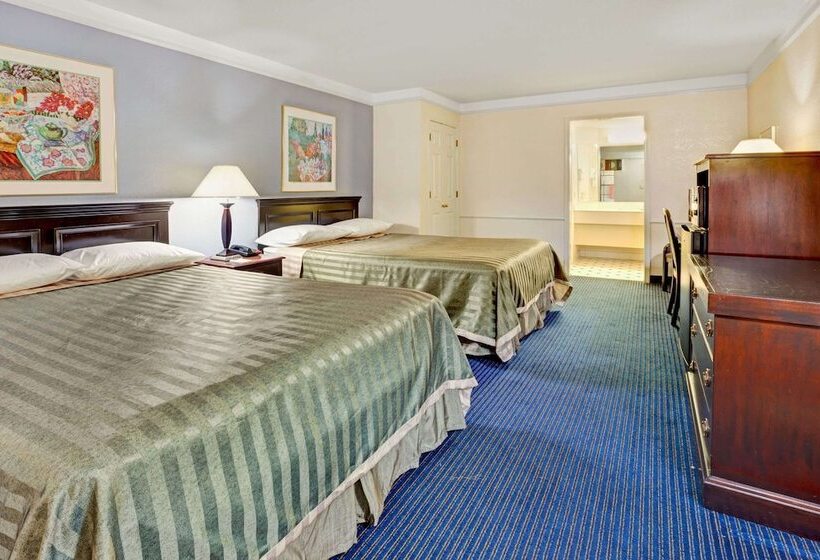 Номер Стандарт 2 Двуспальные Кровати, Travelodge By Wyndham North Richland Hills/dallas/ft Worth