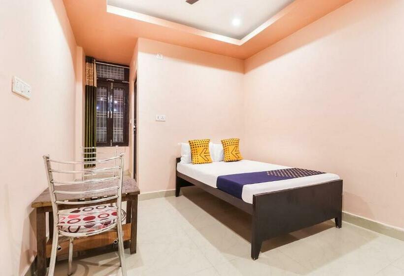 Quarto standart individual, Spot On 63000  S.s. Plaza