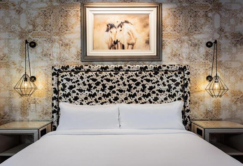 Номер Стандарт Адаптированный для Инвалидов, The Brownwood Hotel & Spa
