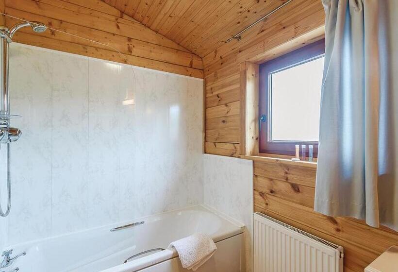 Дом 2 Спальни, Trewythen Lodges