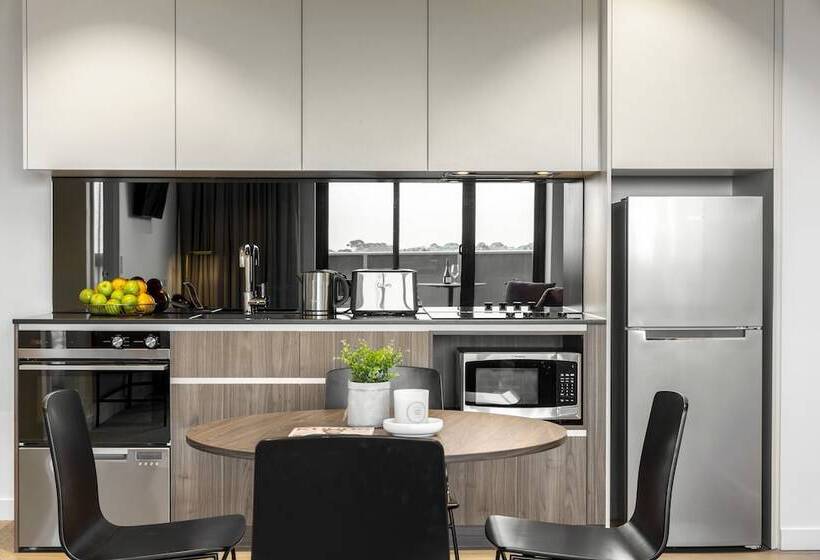 Апартаменты 3 Спальни, Quest Burwood East