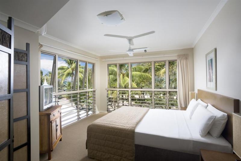 带阳台的高级房间, Nonanteneuf Appart Hôtel Sierre   Self Check In