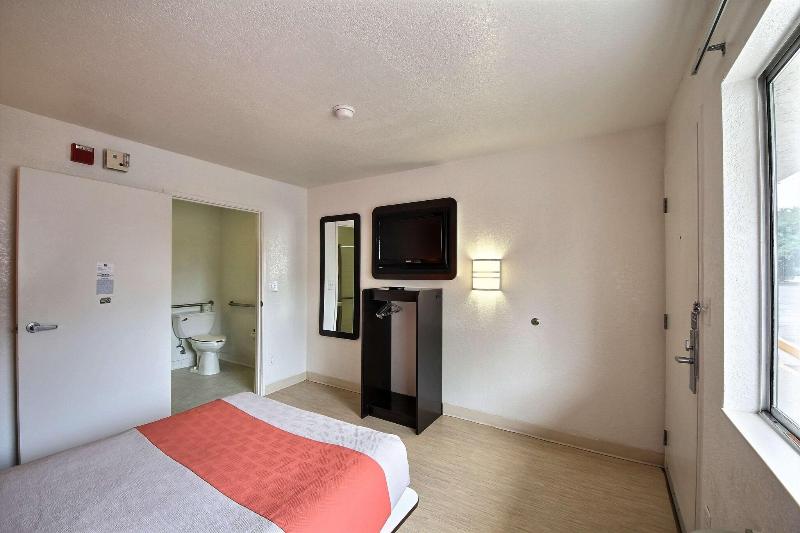 Номер Стандарт Адаптированный для Инвалидов, Motel 6 San Marcos, Tx