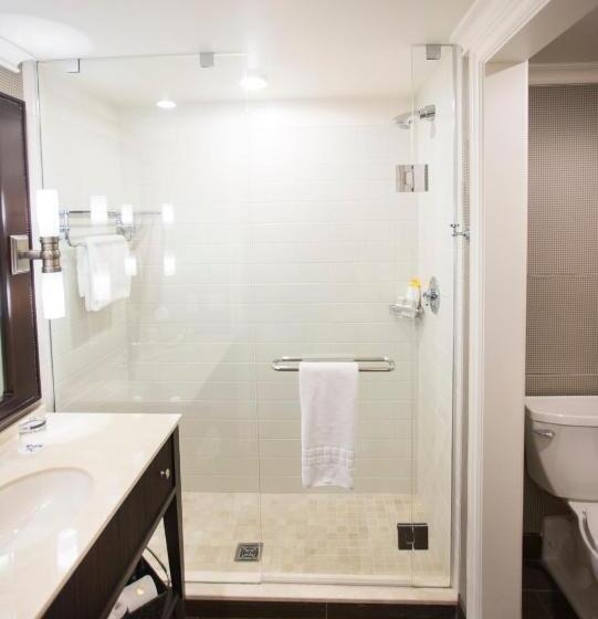 Номер Deluxe Кровать Куин, The Atherton Hotel At Osu
