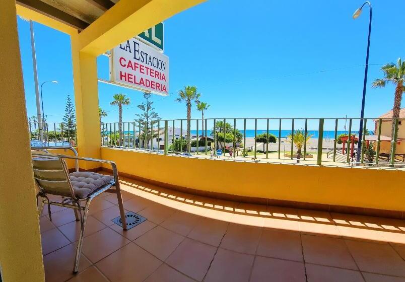 Номер Стандарт Вид на Море с Балконом, Hostal La Estacion