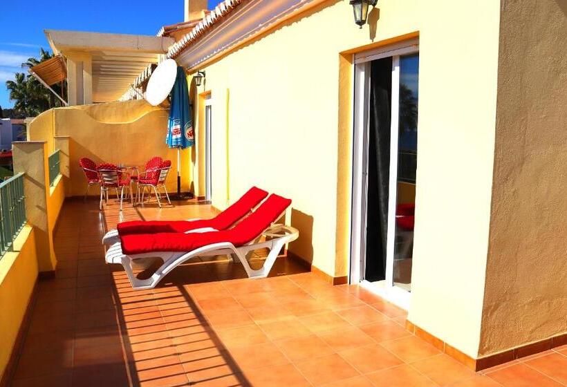 Полулюкс Вид на Море, Hostal La Estacion