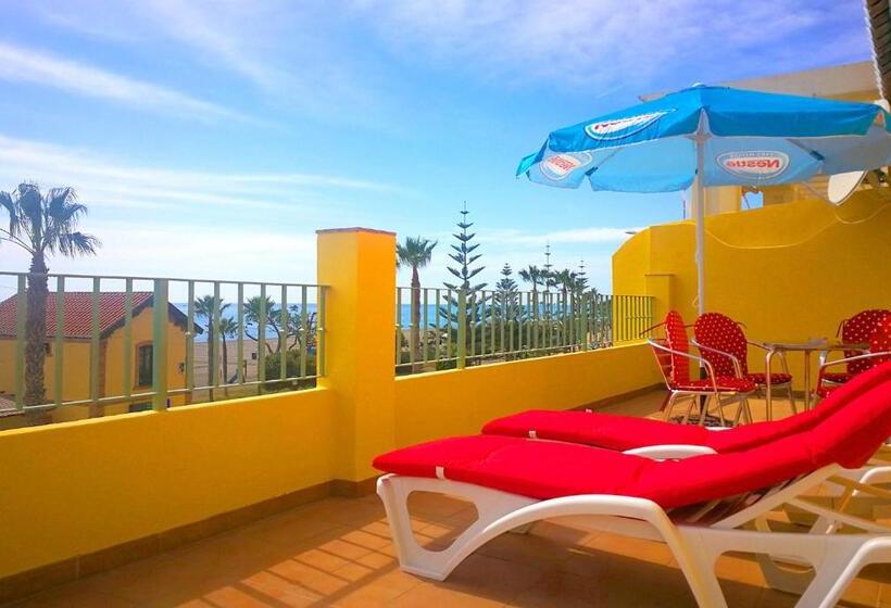 Полулюкс Вид на Море, Hostal La Estacion