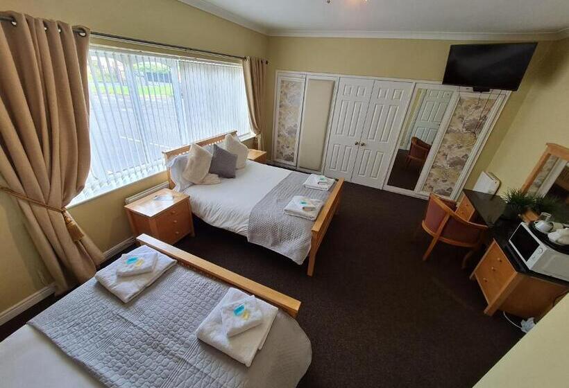 Семейный Номер, The Mayfair Lodge & Family Suite