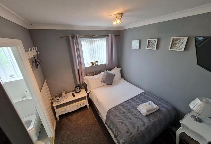 Номер Basic, The Mayfair Lodge & Family Suite