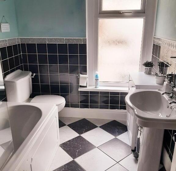 Номер Economy Индивидуальный, Tŷ Selah, Rugby Ave, Neath