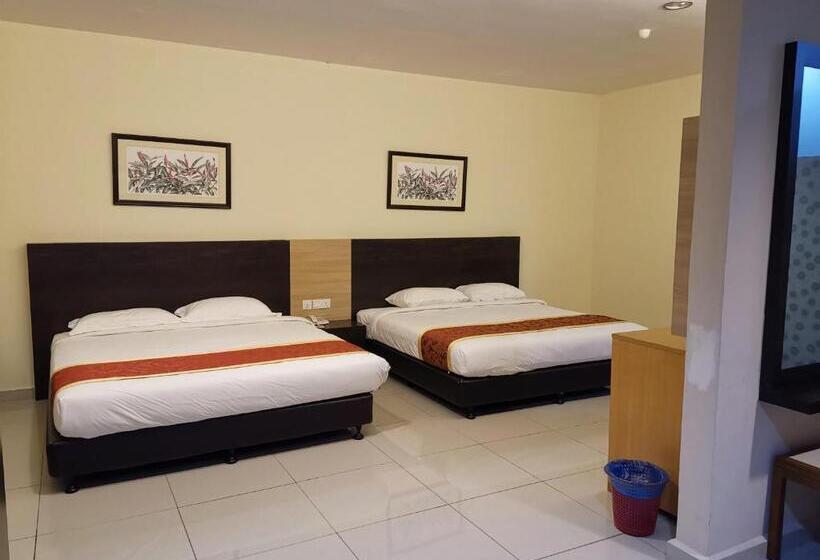 Номер Deluxe Кровать Кинг, Centre Point Tampin