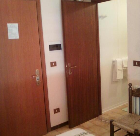 Номер Basic, Albergo Ristoranteparco Alle Nocitra La Cascata Delle Marmore,labro E Valle Santa Di S Francesco