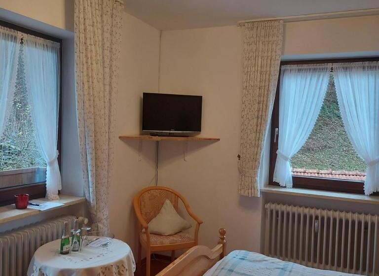 Номер Economy, Landhaus Weiß