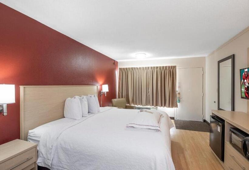 Номер Премиум, Red Roof Inn Plus+ & Suites Naples Downtown 5th Ave S