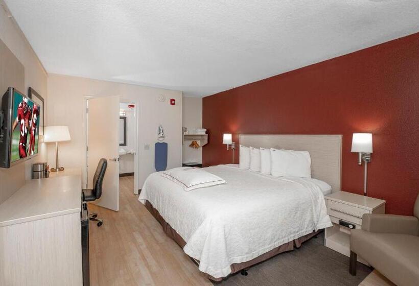 Номер Стандарт Адаптированный для Инвалидов, Red Roof Inn Plus+ & Suites Naples Downtown 5th Ave S