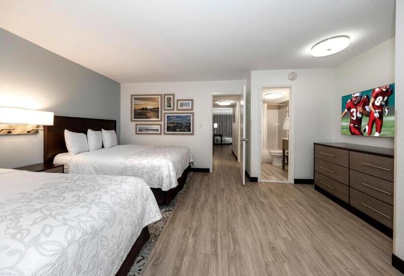 Люкс, Red Roof Inn Plus+ & Suites Naples Downtown 5th Ave S