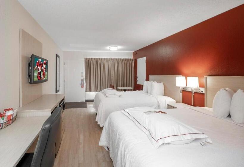 Номер Премиум, Red Roof Inn Plus+ & Suites Naples Downtown 5th Ave S