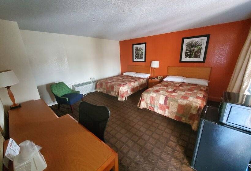 Номер Стандарт 2 Двуспальные Кровати, Relax Inn