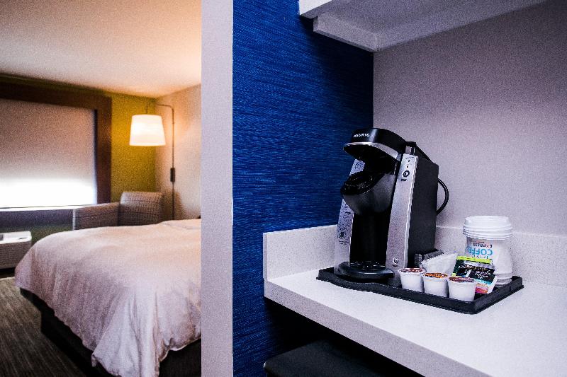 Номер Стандарт Адаптированный для Инвалидов, Holiday Inn Express & Suites Rehoboth Beach, An Ihg