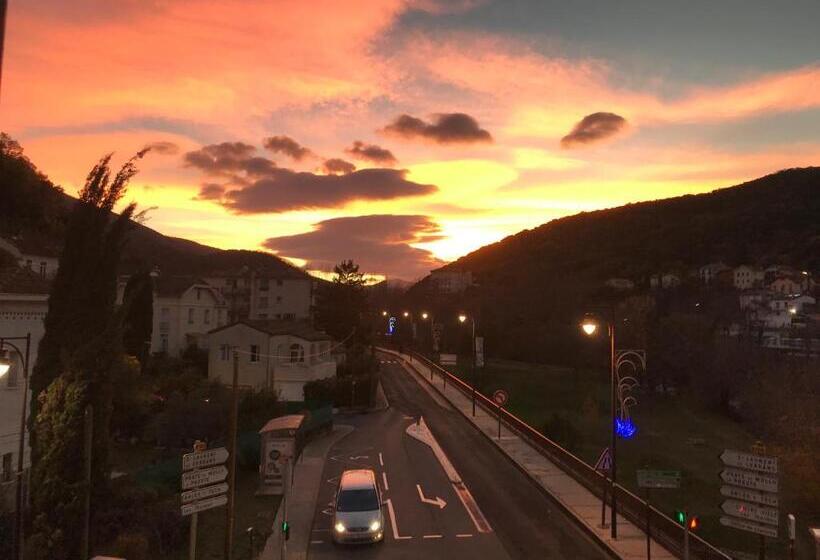 Номер Стандарт Вид на Горы, Hébergements à La Rive, Accueil Ouvert Tous Les Jours Jusqu à 20h00 Dernier Délai, Depuis 30 Ans ! R