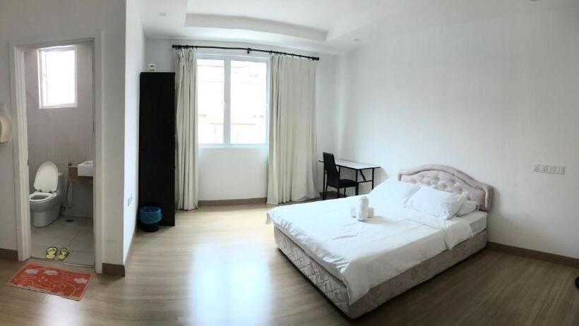 Номер Стандарт, Island Hostel