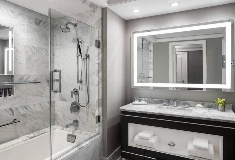 Номер Клуб, The Ritzcarlton, St. Louis