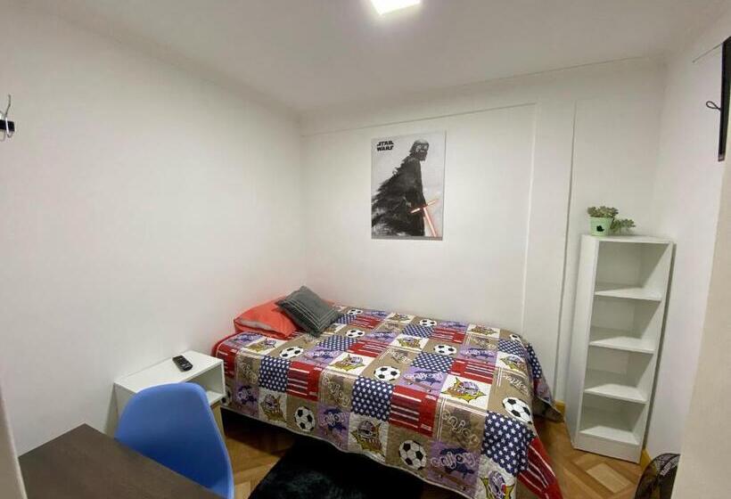 اتاق استاندارد یک نفره, Hostal Familiar S&g