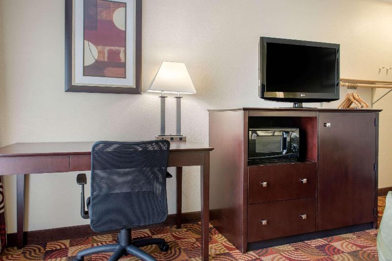 Quarto Standard Cama King para Deficientes, Quality Inn Bloomington Near University