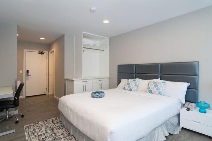 스탠다드 룸 킹사이즈 침대, Sands Of La Jolla
