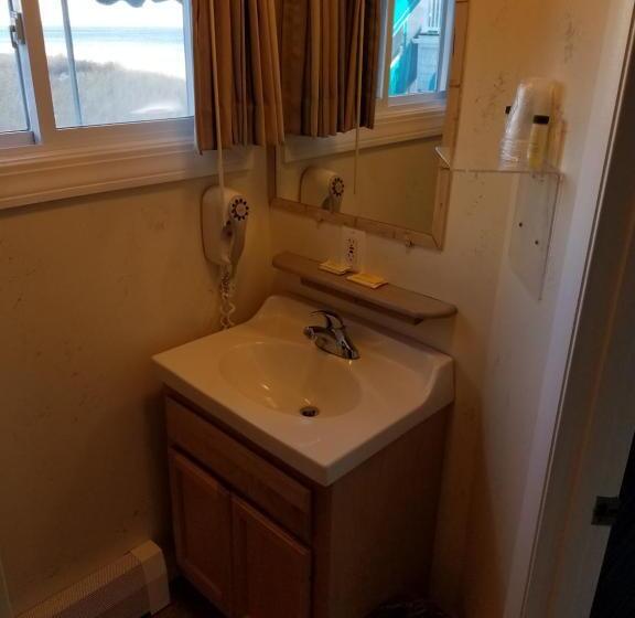 استودیوی استاندارد, Sea Cliff House Motel
