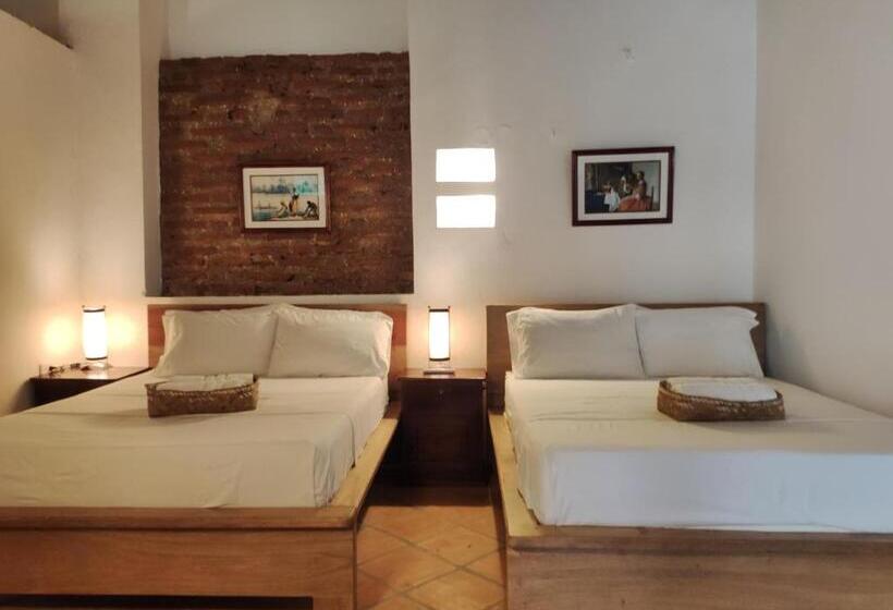 Четырехместный Номер Стандарт, Nieto Mompox, Ubicado En El Corazón Del Centro Histórico, Frente Al Rio Magdalena En Zona De Malecón