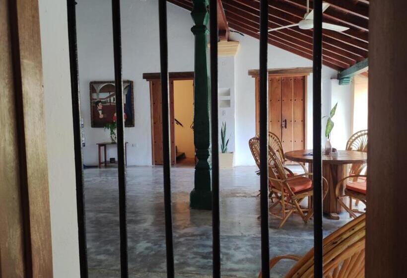 标准间, Nieto Mompox, Ubicado En El Corazón Del Centro Histórico, Frente Al Rio Magdalena En Zona De Malecón