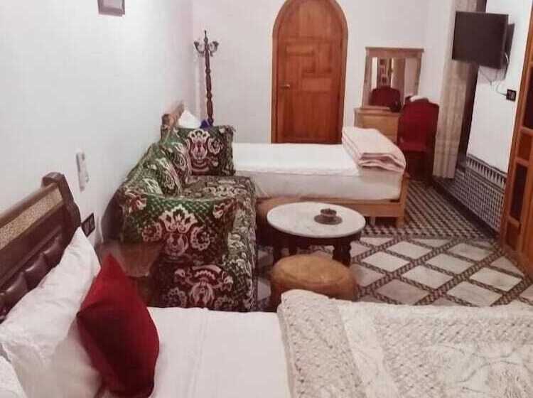 سوییت جونیور, Dar Alami Salaj