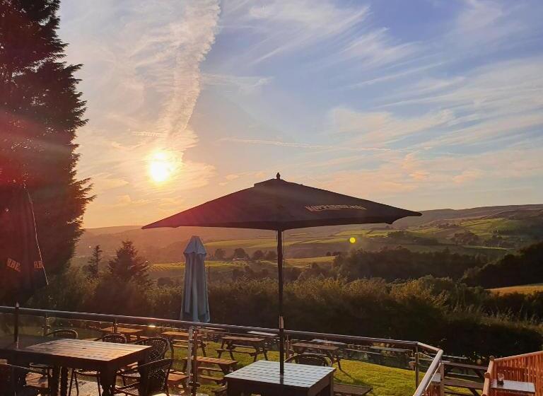 חדר משפחתי נוף לגינה, The Moorcock Inn