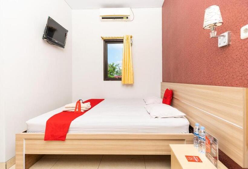 Номер Economy, Reddoorz Plus @ Jalan Pumorow Manado