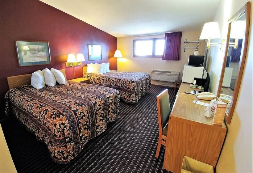 Номер Стандарт 2 Двуспальные Кровати, Red Carpet Inn  Windom