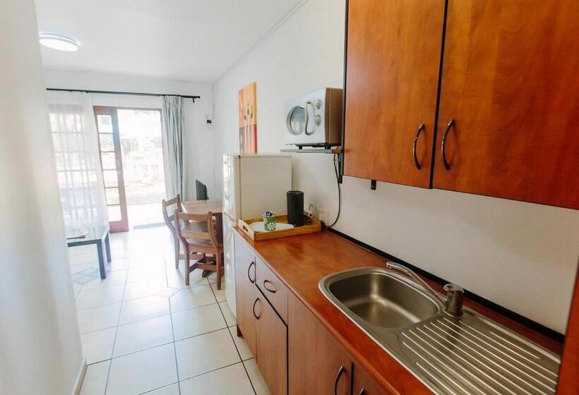 Номер Deluxe, Golden Candle Guest House