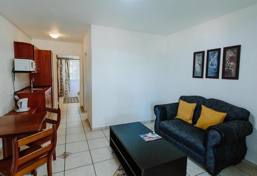 Номер Deluxe, Golden Candle Guest House